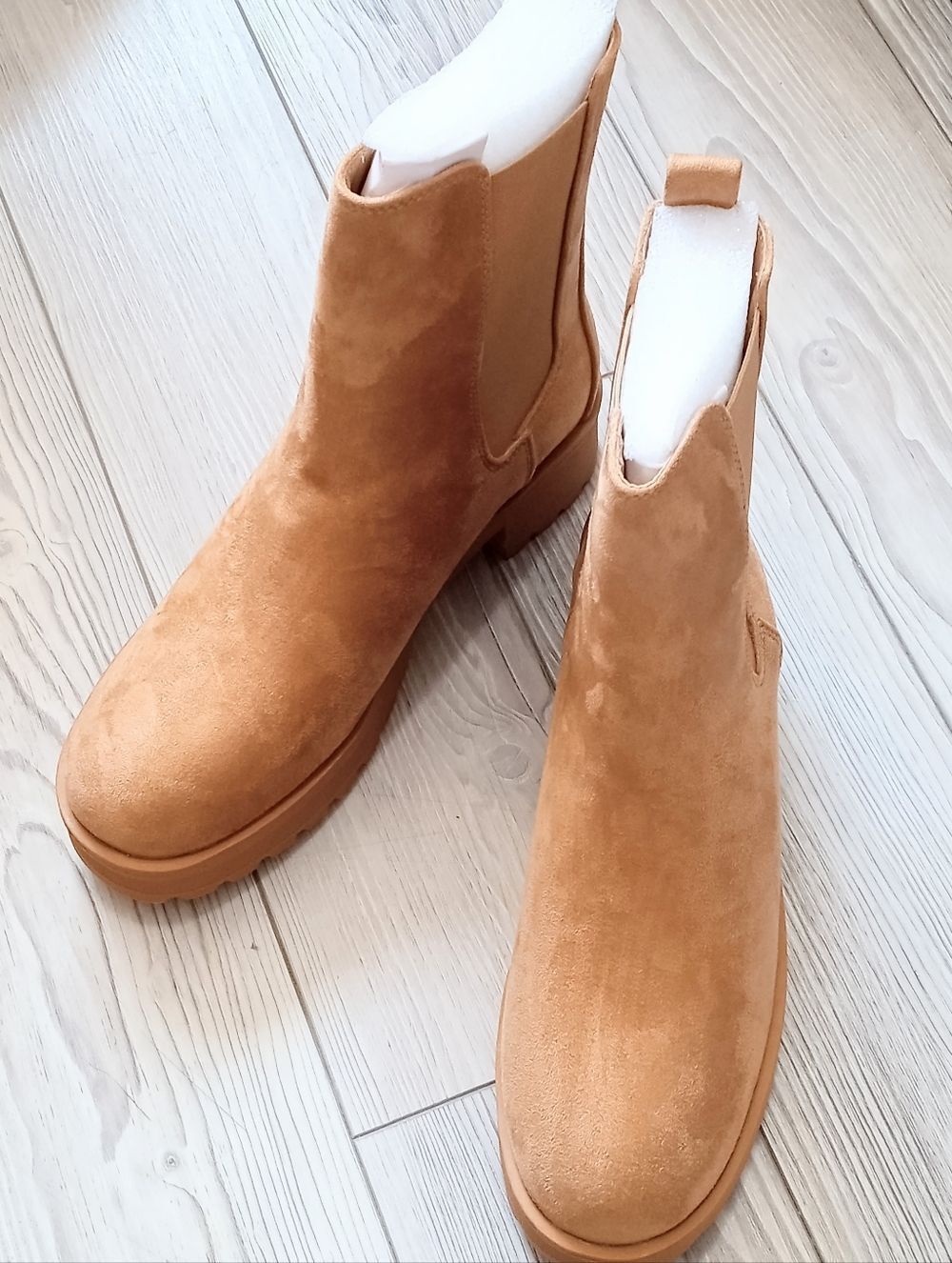 (C-4679) ZBY Women's Chelsea Boots Sz 8